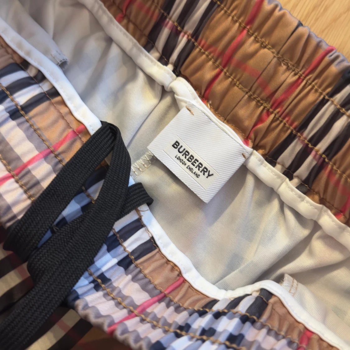 Burberry shorts  - 90