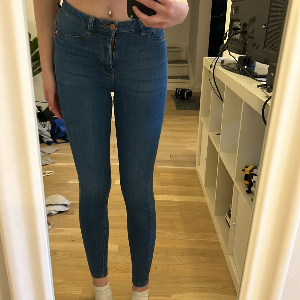 Jeans från Gina i modell Molly stl S . Jeans & Byxor.