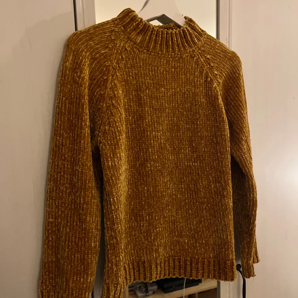 En supermysig och varm tröja från Ginatricot i strl XS, men passar även mig som har strl S!💓  Mycket bra kvalitet!🌟. Tröjor & Koftor.