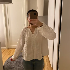 Fin blus från zara - Jätte fin blus från zaras barnavdelningen. Använd ca 5 gånger och har inga defekter. Originalpris, 279kr