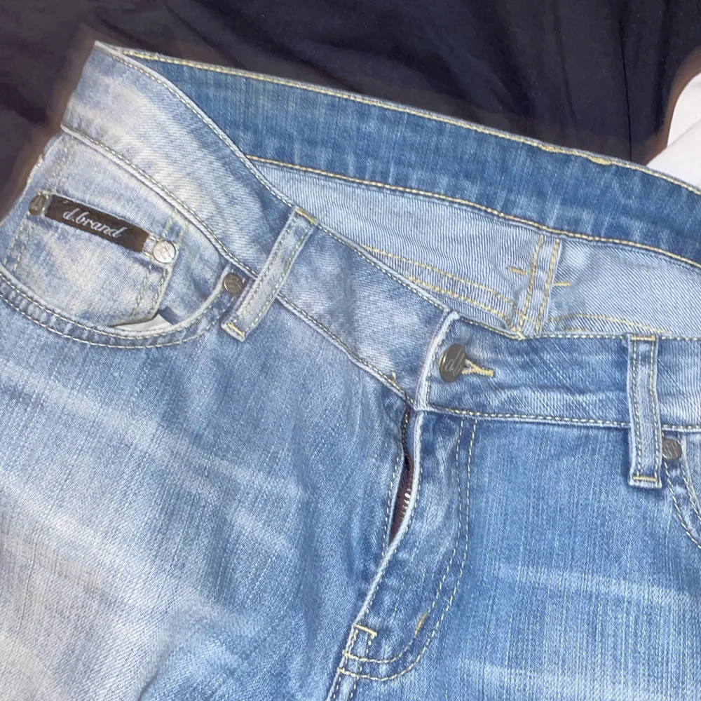 Skit fula jeans köp dom fort tack😊 Hoppas någon köper dom på fyllan iaf. Jeans & Byxor.