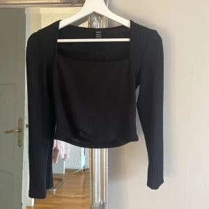 Svart Tröja! - Kommer inte till användning, men super fin🩷