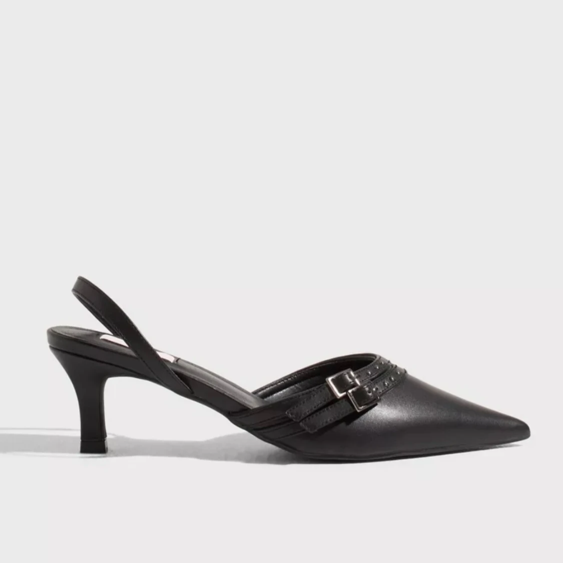 Svarta pumps strl 38 - 90