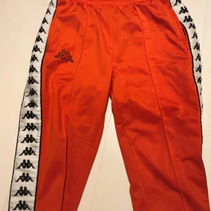 kappa byxor - röda kappa byxor