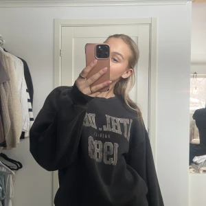 Tjocktröja - Så fin tjocktröja från Gina tricot. Säljer pga använder inte längre