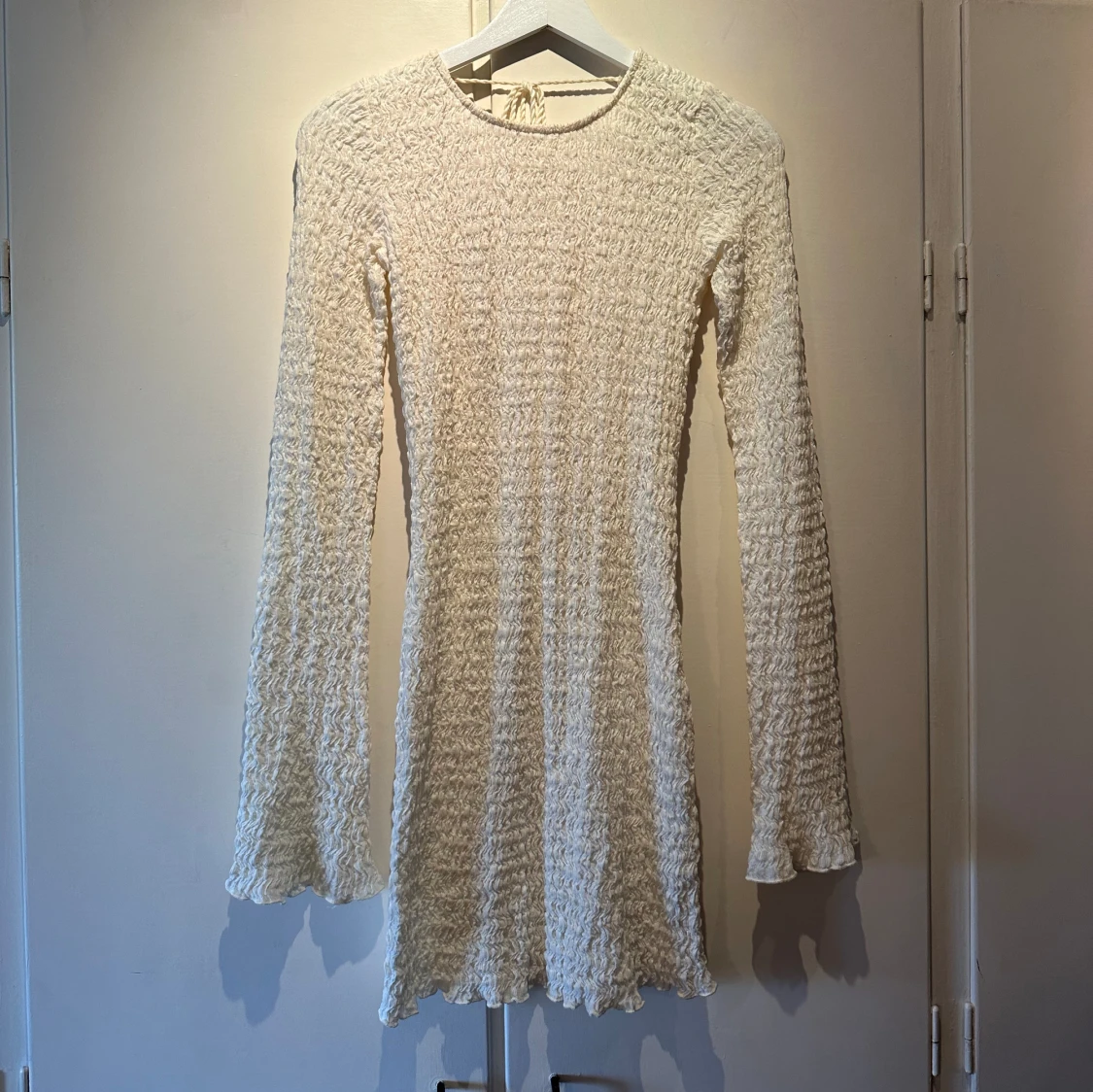 Krämvit klänning  - 90