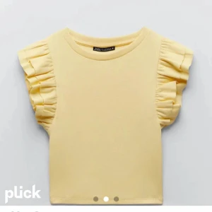 Topp - Topp ifrån zara som funkar perfekt till vpr och sommar!!❤️