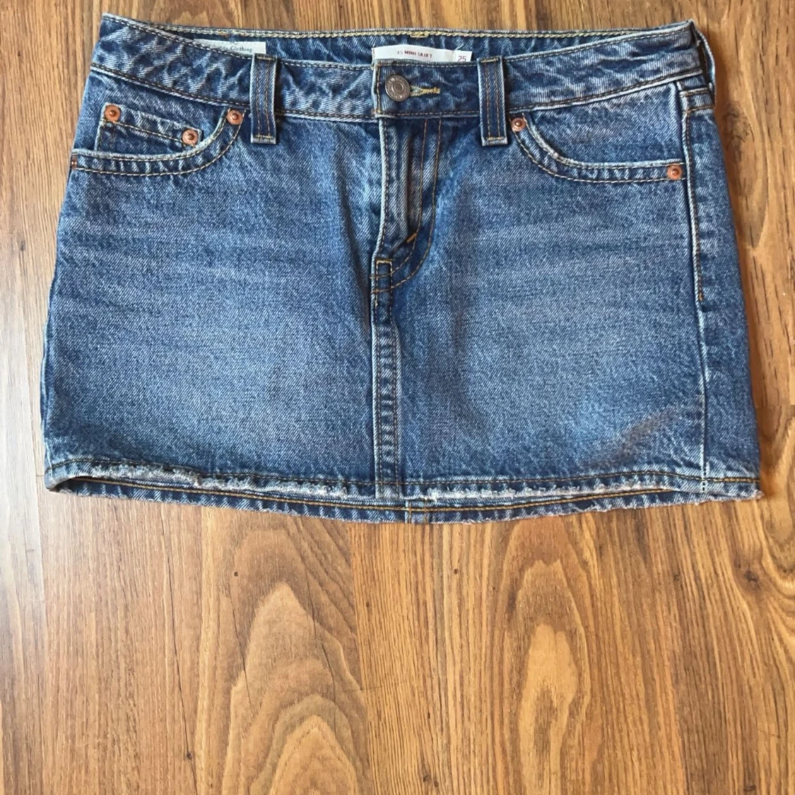 Levis mini skirt - 90
