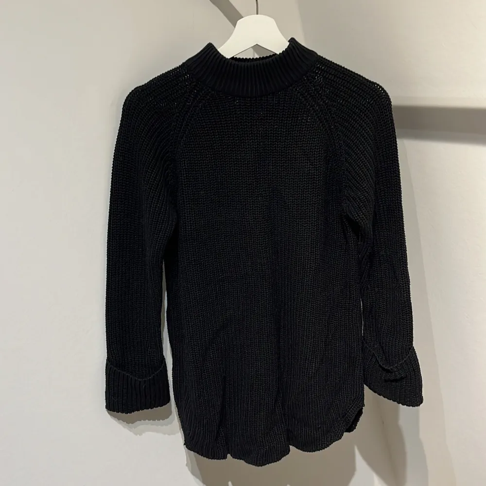 Stickad svart tröja i strl S från Gina Tricot . Tröjor & Koftor.