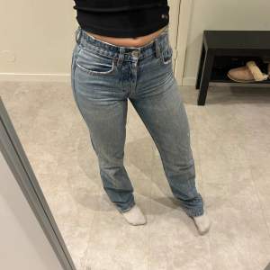 Populära jeans från zara🫶🏼super snygga och inga defekter, därmed bra skick