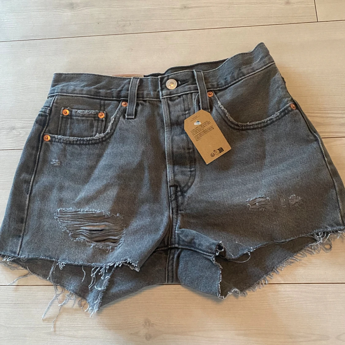 Levis shorts  - 90