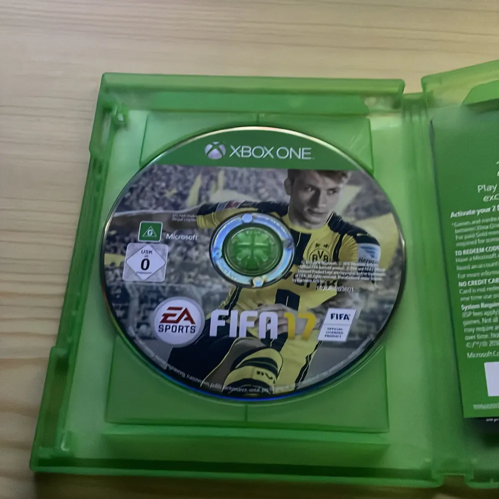 Säljer FIFA 17 svår att få tag i, endast Xbox one inga skador eller liknade utan helt felfri . Övrigt.