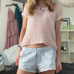 Söt rosa tröja  - Söt rosa tröja med pärlor på!💕