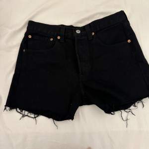 Svarta jeans shorts, storlek S