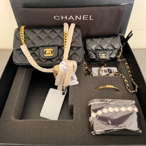 Axelväska, armband, scarf  - Oanvänd 