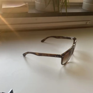Rayban boyfriend - Helt nya aldrig använda säljer pågrund av att de är för stora för mig skriv vid funderingar👍