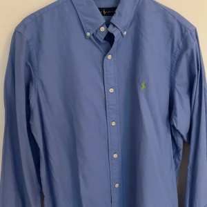 Ralph Lauren skjorta  - Ralph Lauren skjorta storlek M. Mycket bra skick 