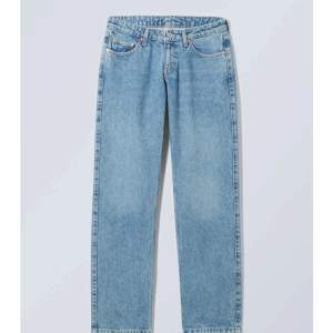 Weekday jeans jag säljer eftersom de är för små för mig, fint skick