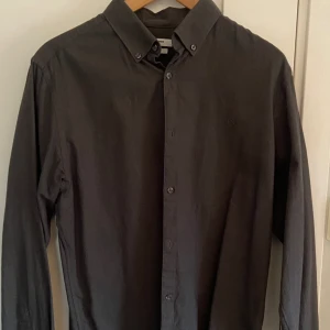 Skjorta - Jack&jones skjorta, Ej använd för jag passar ej i färgen. Storlek L. Bra kvalite, 100%, inga skador