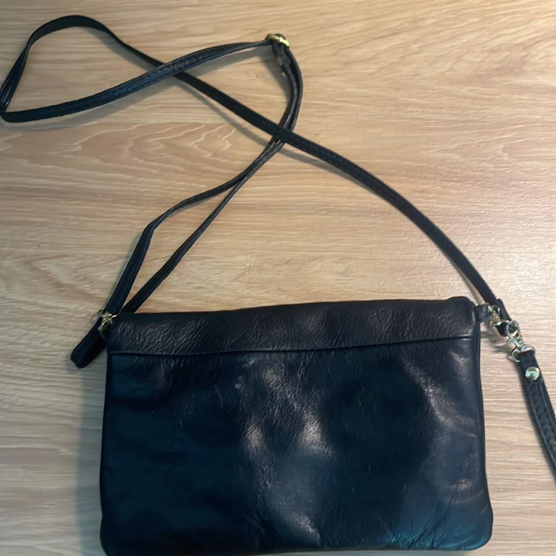 Svart axelväska med dragkedja - 90