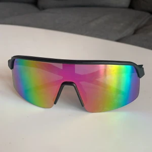 Haya  - Säljer haya glasögon skick 9/10   Köpta för 999kr säljer för 189kr 