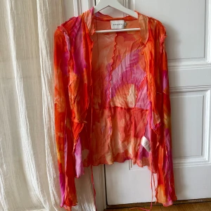 Rat & boa tröja - Säljder denna supersnygga rat & boa tröja då jag tyvärr inte får så mycket användning av den. Är i bra skick. Orginalpris för denna är 140€