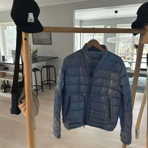 Moncler jacka - Moncler jacka storlek 2 i bra skick, 3500kr 