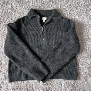 Stickad tröja - Fin stickad tröja som inte kommer till användning. Strl M från HM