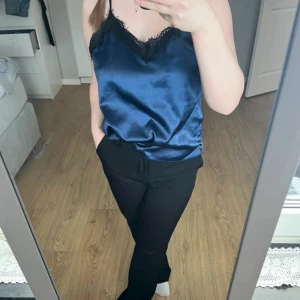 Linne - Säljer mitt jättefina pyjamas linne då det inte längre kommer till användning. Har även använt det som ett ”vanligt” klädesplagg 🙈💗 Skriv ifall du har någon fundering ⭐️💗