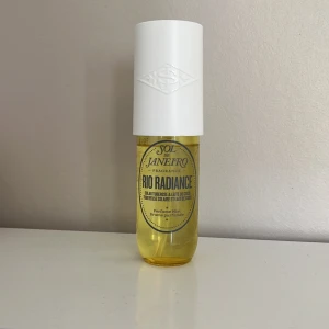Sol de Janeiro Rio Radiance Parfym - Rio Radiance parfym från Sol de Janeiro💛 nypris 299kr.💕        Köparen står för frakten.