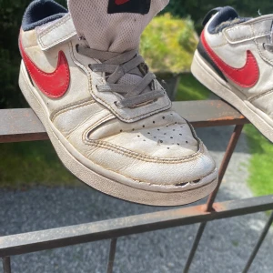 Lite smutsiga  - Sköna 