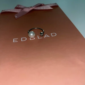 Edblad ring  - Super cool edbald ring som inte längre säljs. Sparsamt använd och den har inga defekter eller liknande 😇