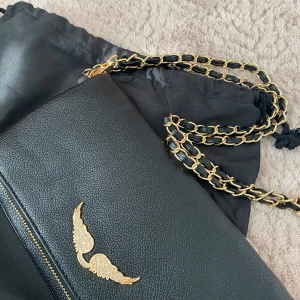 Zadig&voltair  - Säljer denna super fina väska, buda rimligt pris annars går det att köpa för 900kr vid snabb affär
