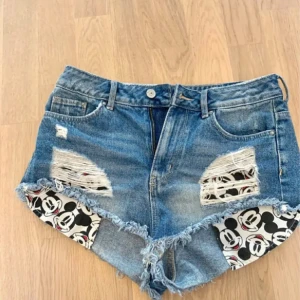 Jeansshorts  - Jeansshorts i superskick🩷 missepigg,  Korta, smilrande passform