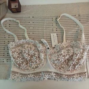 Bh från intimissimi  - Helt ny med lappar kvar, hade inte tid att skicka tbx förrens det var försent. Endast testad, upplever att den är lite liten i storleken 