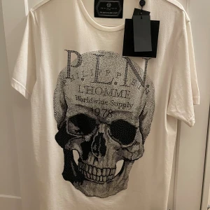  philip plien t-shirt - Säljer min philip plien t-shirt som är aldrig använt 
