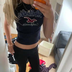 Blå baby-tee💙 - Säljer denna fina baby-tee eftersom jag tyvärr knappt använt den någonting💗