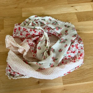 Sjal Lindex - Fin sjal från Lindex! 💖 Hör av dig vid intresse och tveka inte med att ställa frågor 🥰