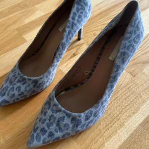 Klackskor  - Super fina klackskor i leopard
