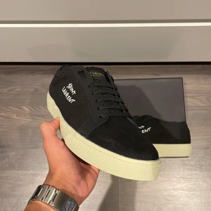 Saint Laurent skor  - Extremt schyssta🔥 saint Laurent (Sl/06) Allt OG ingår kartong, skopåse och korten 🇫🇷| Skick 10/10 Inge defekter | Skriv för mer bilder/info.