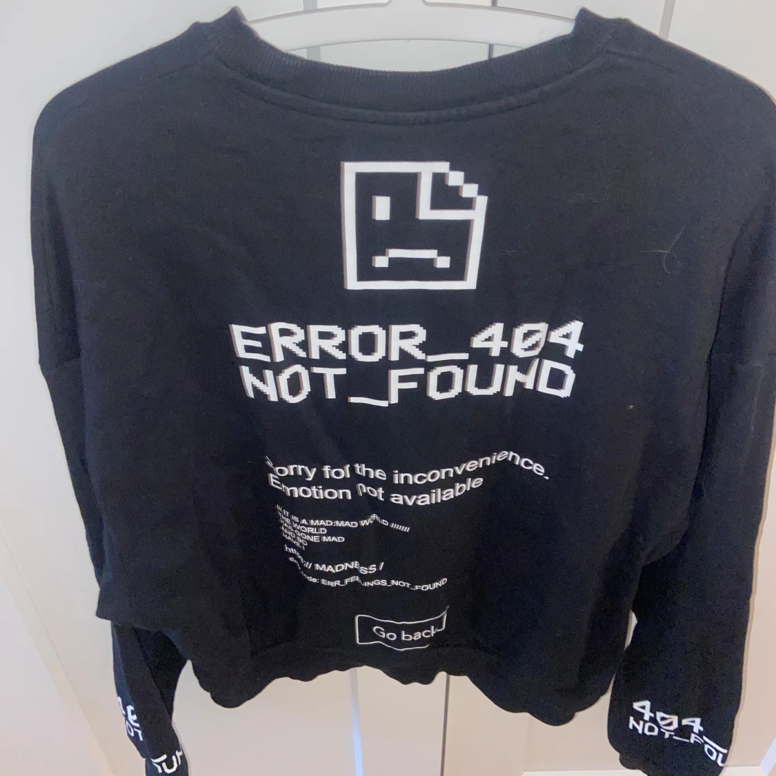 Svart tröja från Madlady med texten 'ERROR 404 NOT FOUND' - 92