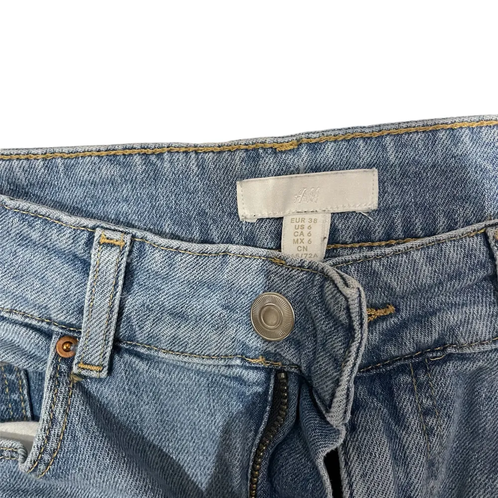 Högmidjade stl.38 nyskick. Bootcut . Jeans & Byxor.