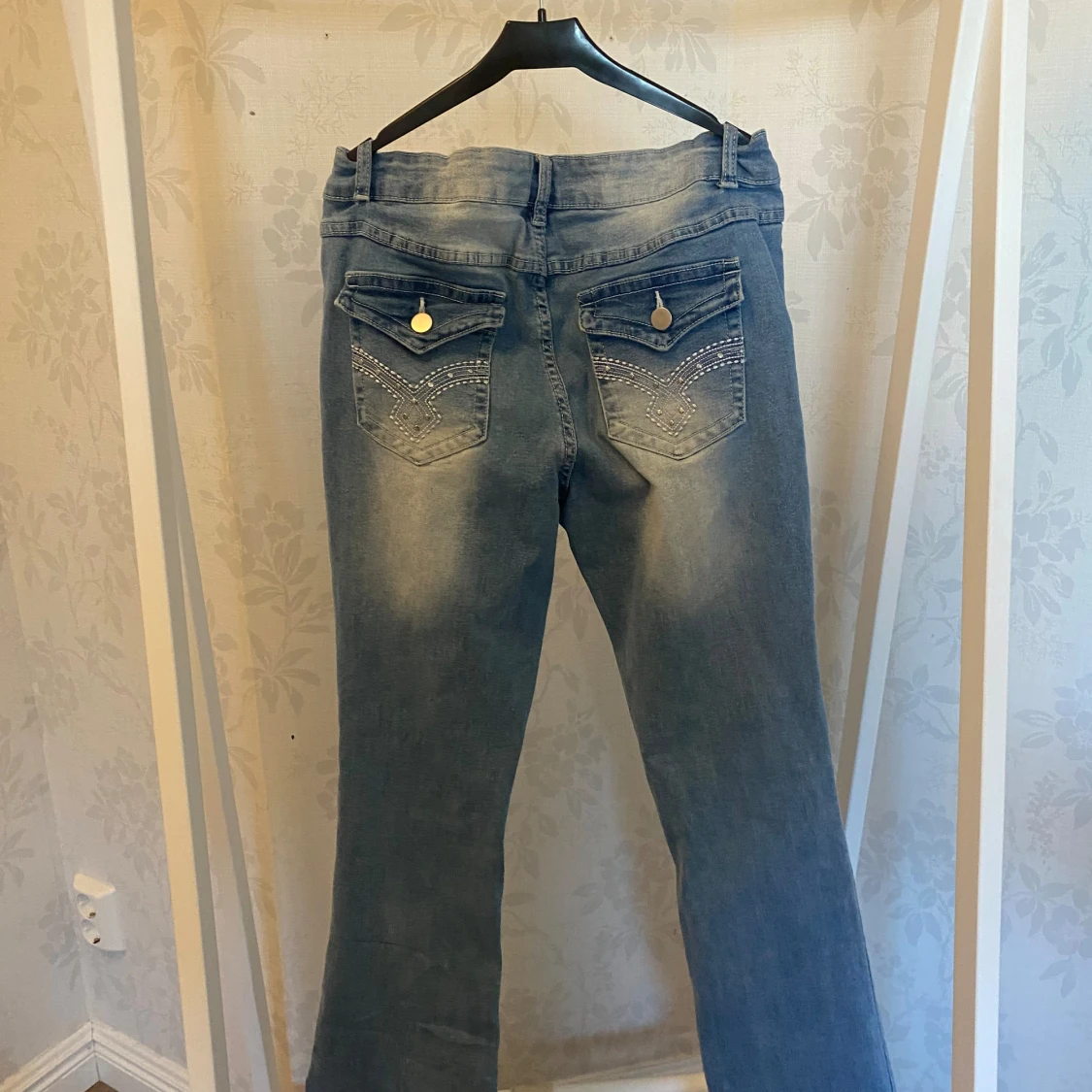 Mid-Waisted, bootcut flared jeans - 91