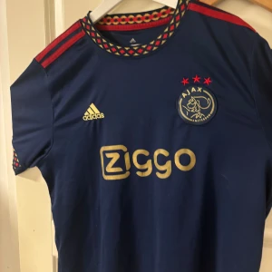Ajax fotbollströja - Ajax t shirt storlek L