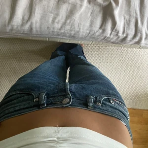 Snygga diesel jesns - Assnygga lågmidjade jeans från diesel💓💓 storlek 29 men passar bra på mig med storlek s/36 pris kan diskuteras 💓