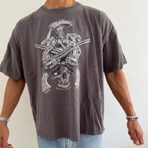 Vintage t-shirt - Oversized. L i längde men den är bred