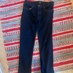 Lee Brooklyn straight jeans - W33 L32. Perfekt skick. Inga fläckar