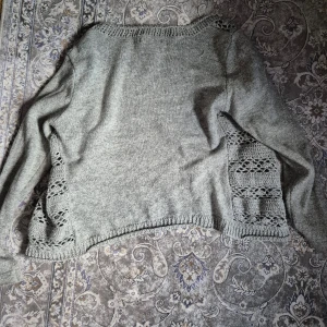 Grå stickad kofta från JND - En grå stickad kofta💞