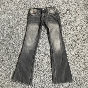 Jeans - Sååå snygga lågmidjade bootcut jeans från Diesel🩶helt nyskick 