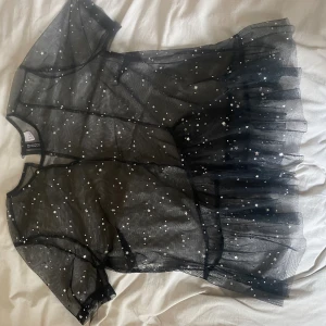 fest topp genomskinlig  - cool festtopp passar S-M